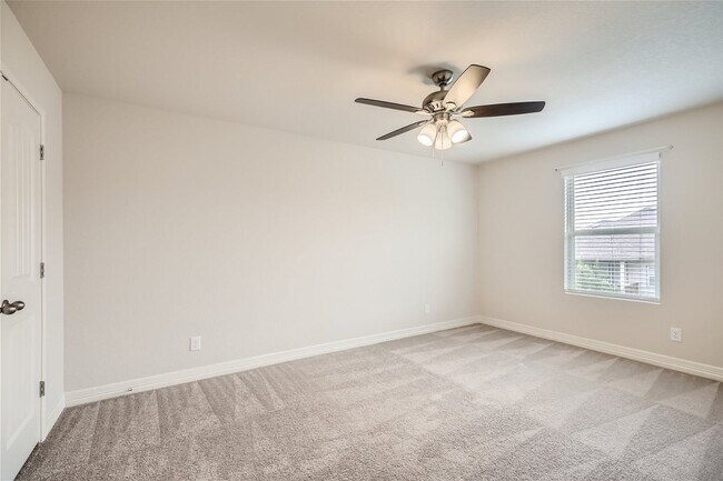 Building Photo - Home in Weston Oaks!