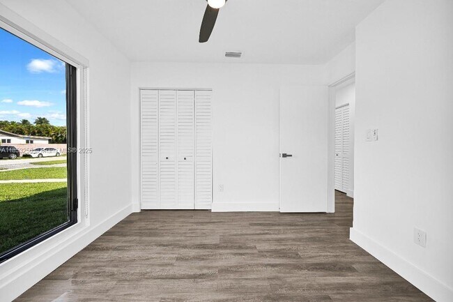 Building Photo - 18001 SW 91st Ave