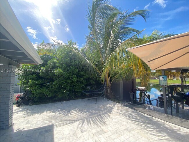 Building Photo - 7010 SW 144th Pl