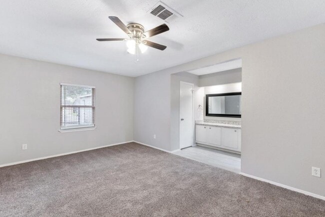 Building Photo - 507 Whippoorwill Dr