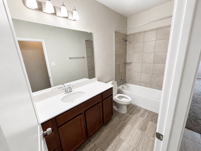Building Photo - 703 Dunford Dr