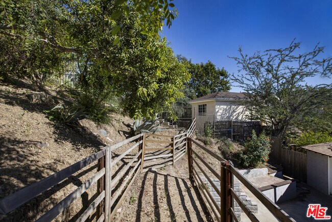 Building Photo - 2723 Ballard St