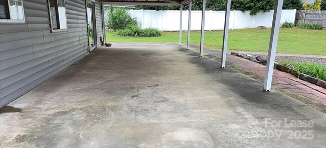Building Photo - 7200 Oswego Ct
