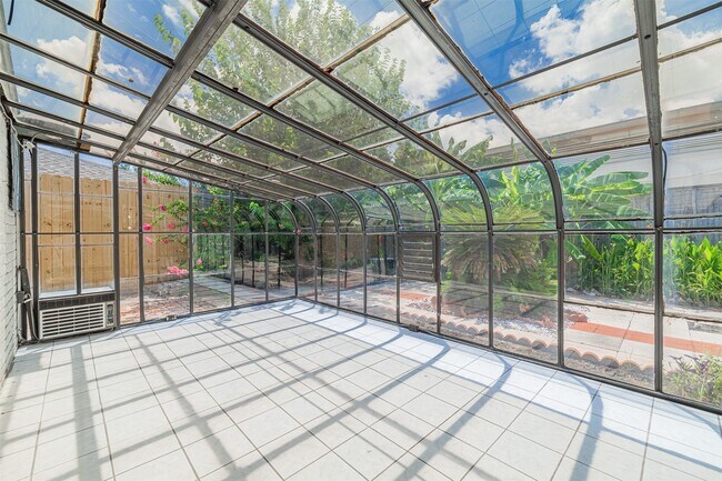 Building Photo - 13911 Locke Ln
