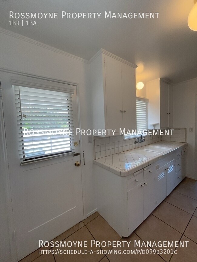 Building Photo - 4413 Ledge Ave