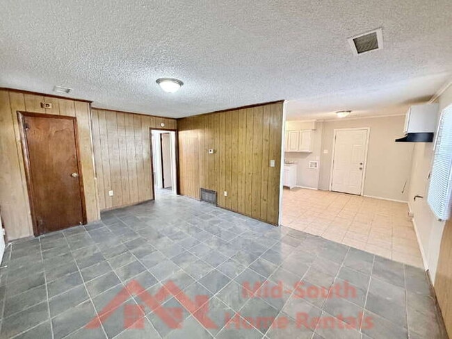 Building Photo - 3205 Madewell St