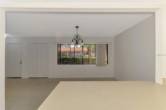 Building Photo - 935 Sunridge Way