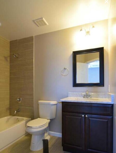 Building Photo - 1210 Northern Lights Dr