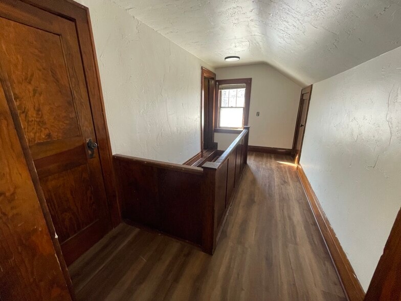 Building Photo - 126 N 4th Ave