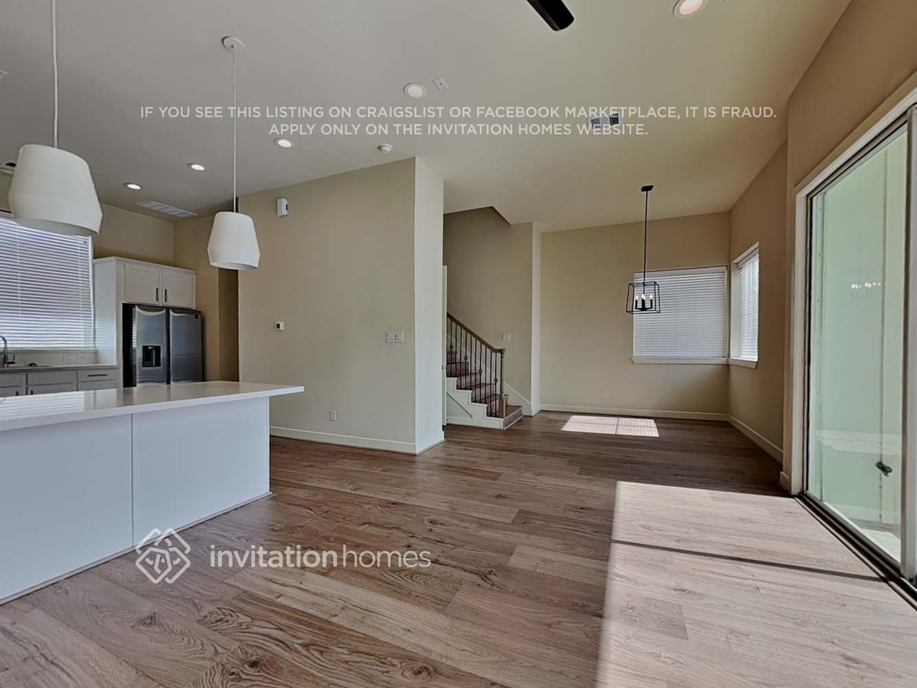 Building Photo - 713 Carriage Knls Dr