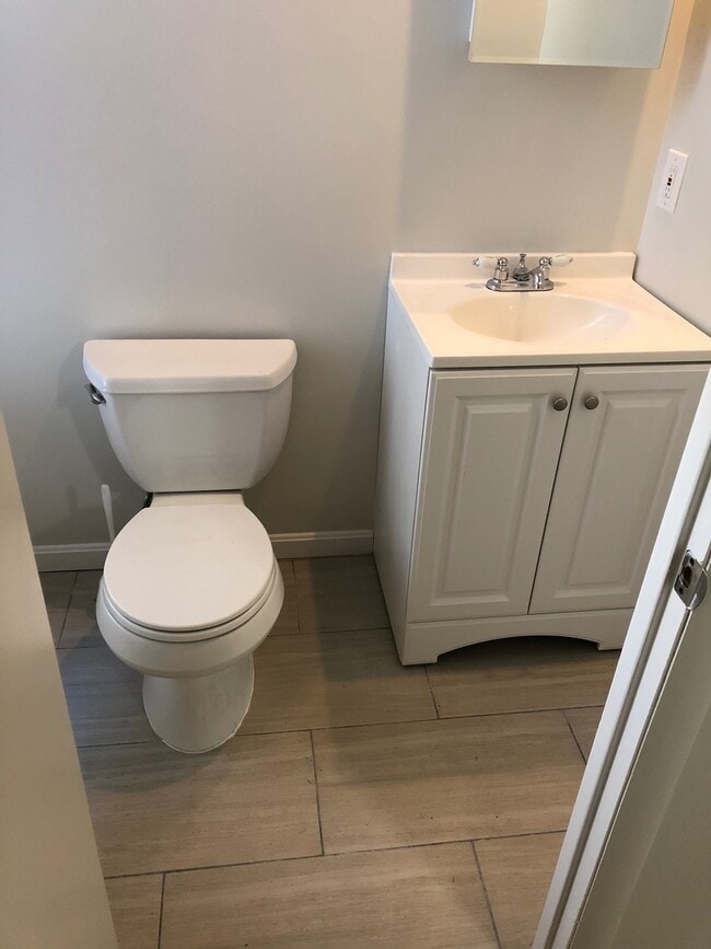 Building Photo - West End Giant