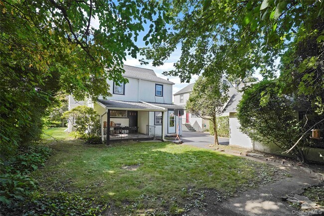 Building Photo - 164 Nelson Rd