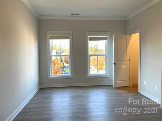 Building Photo - 820 Seigle Point Dr