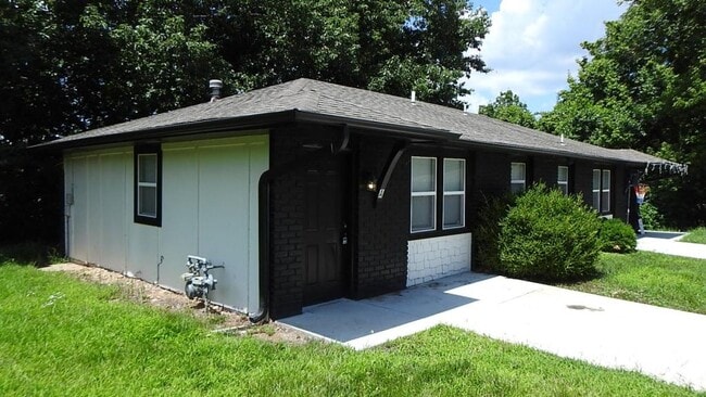 Building Photo - 408 NE Westwind Dr