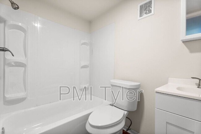 Building Photo - 20242 County Rd 2138