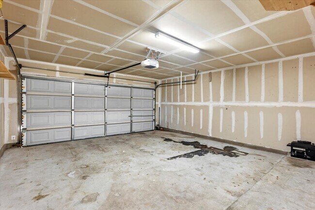 Building Photo - 208 Rock Hound Ln