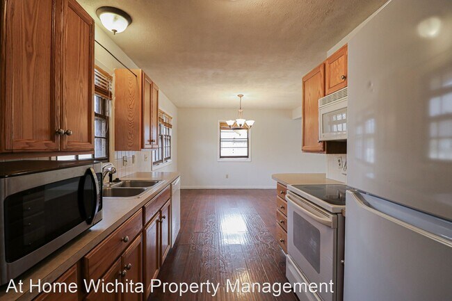 Building Photo - 3 br, 3 bath House - 2215 South Lori Lane