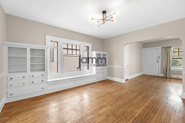 Building Photo - 1695 Glenmont Rd