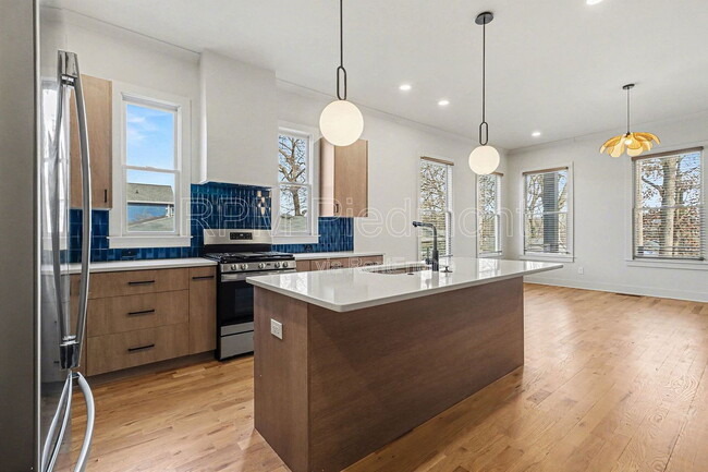 Building Photo - 1081 Hill St SE