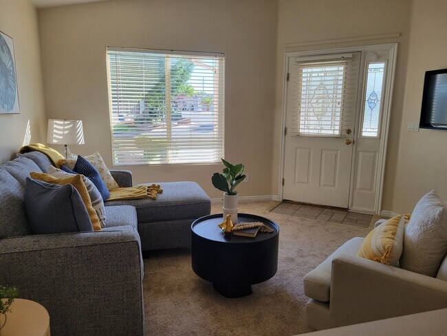 Building Photo - 2 Bed/1.5 Bath In An Active 55+ Community