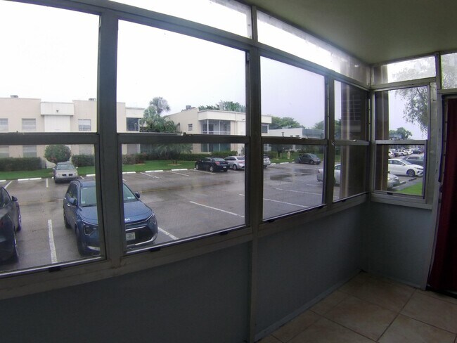 Building Photo - 258 Normandy F
