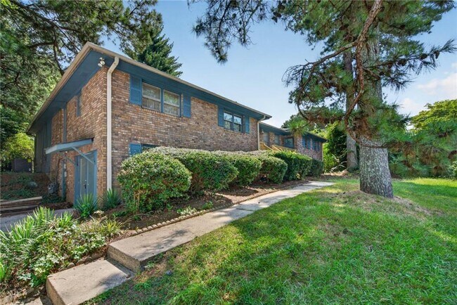 Building Photo - 3292 Holly Springs Rd