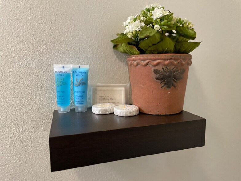 Building Photo - 502 N Main St