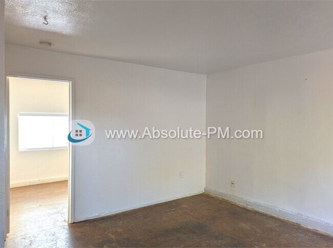 Building Photo - Cozy 1 Bedroom Studio in the Orangevale Ag...