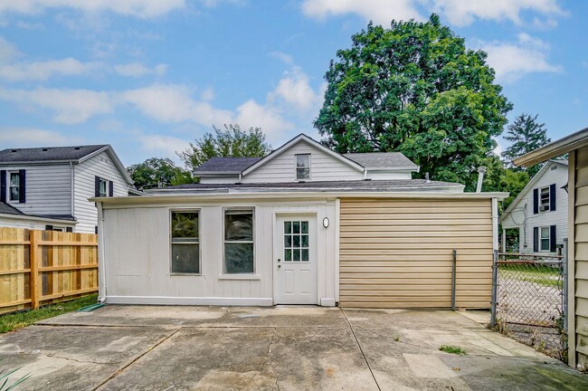 Building Photo - Charming cottage in Cleves!