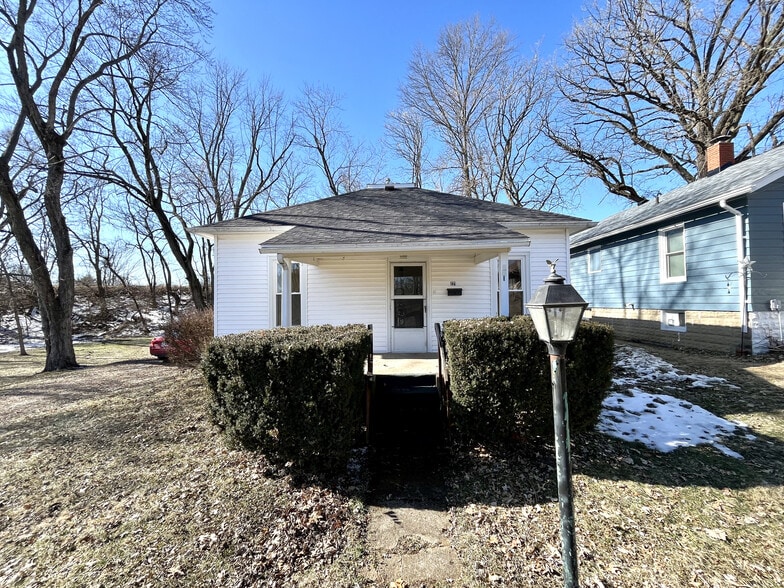 Building Photo - 221 N 7th St