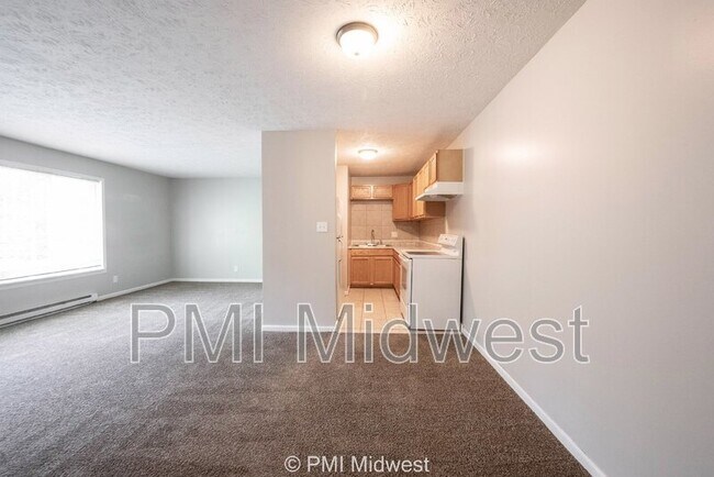 Building Photo - 6260 E 11th St