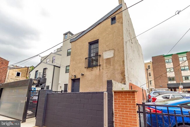 Building Photo - 1516 Addison St