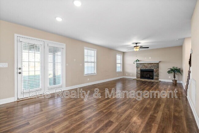 Building Photo - 112 Sycamore Hill Dr
