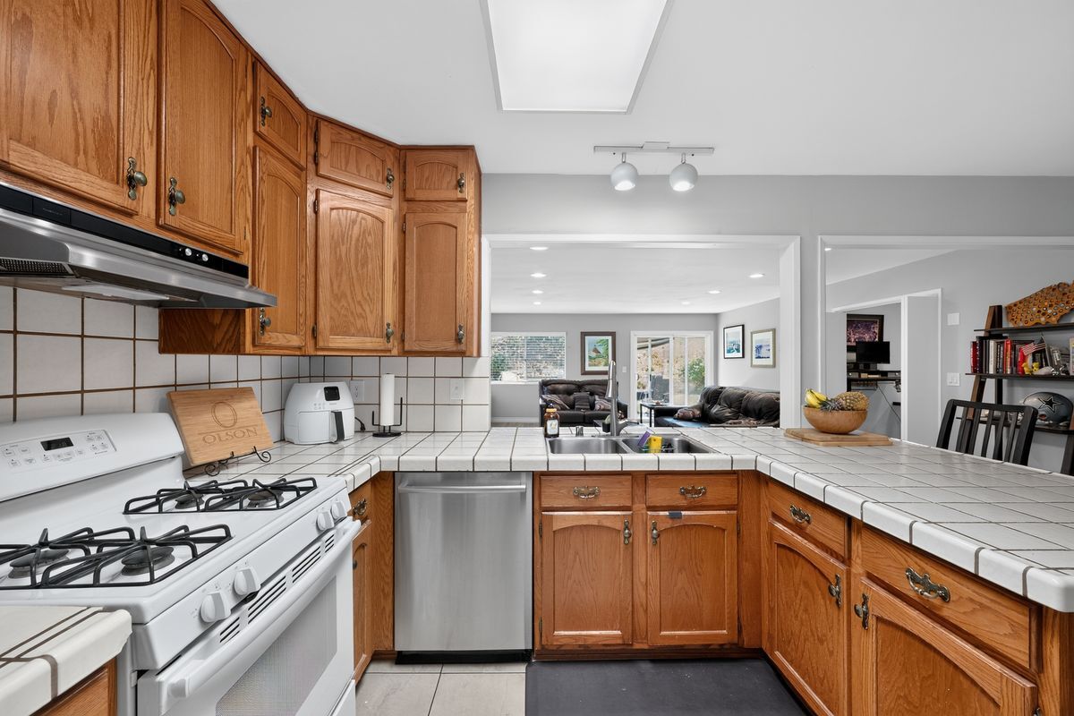 Building Photo - 3151 Magellan St