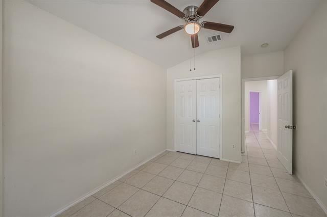 Building Photo - 8932 Sunny Hollow Dr