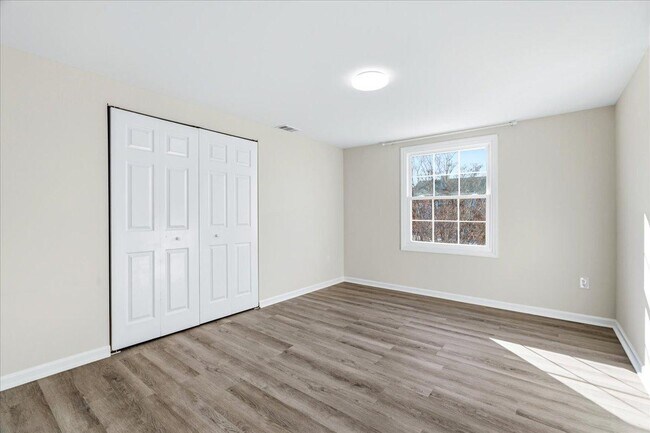 Building Photo - 819 Stratford Way