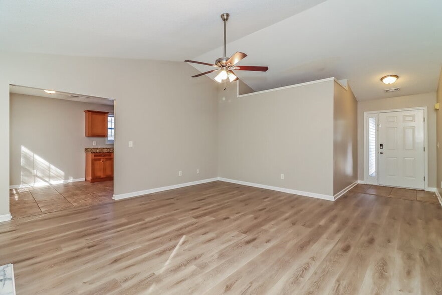 Building Photo - 702 Shoal Cir