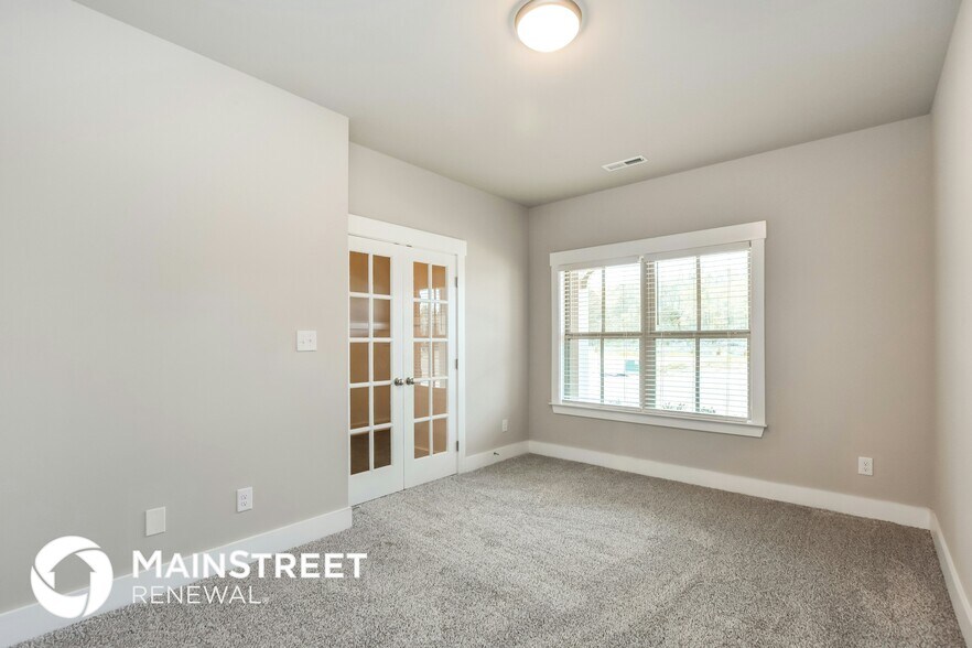 Building Photo - 9509 Hampton Oak Dr S E