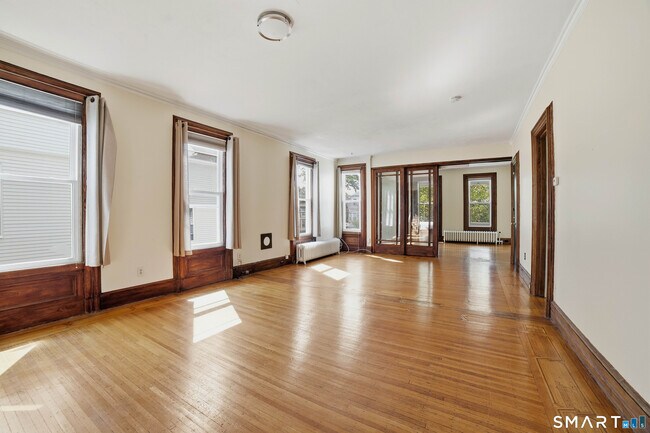 Building Photo - 801 Orange St