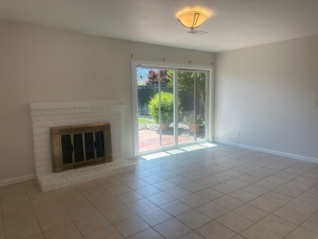 Building Photo - 55-1309