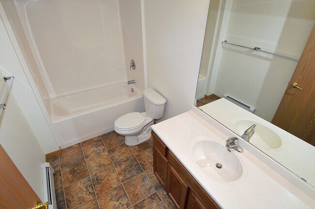 Building Photo - Park Place Apartments 2 Bedroom - 1 Bath