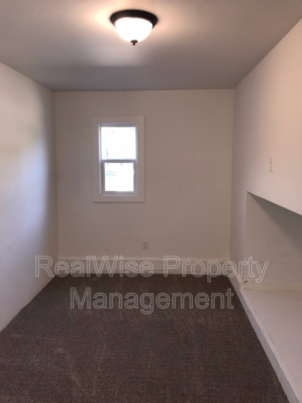 Building Photo - 720 Siskiyou Blvd