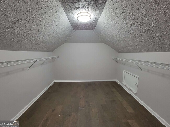Building Photo - 260 Greenfield Cir