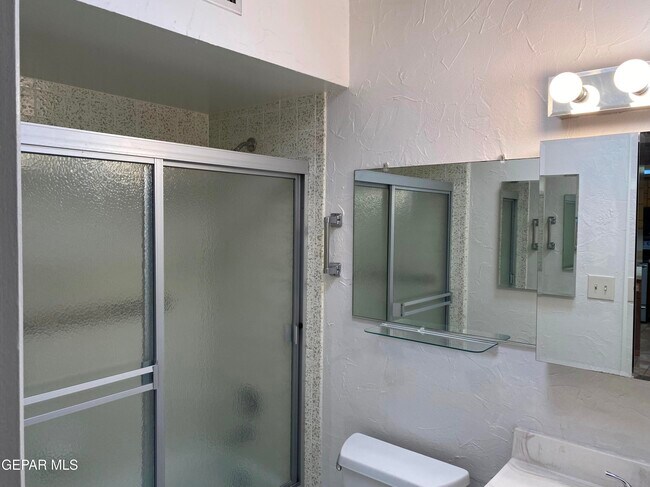 Building Photo - 214 Montego Bay Dr