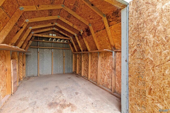 Building Photo - 2406 Yorkshire Dr SW
