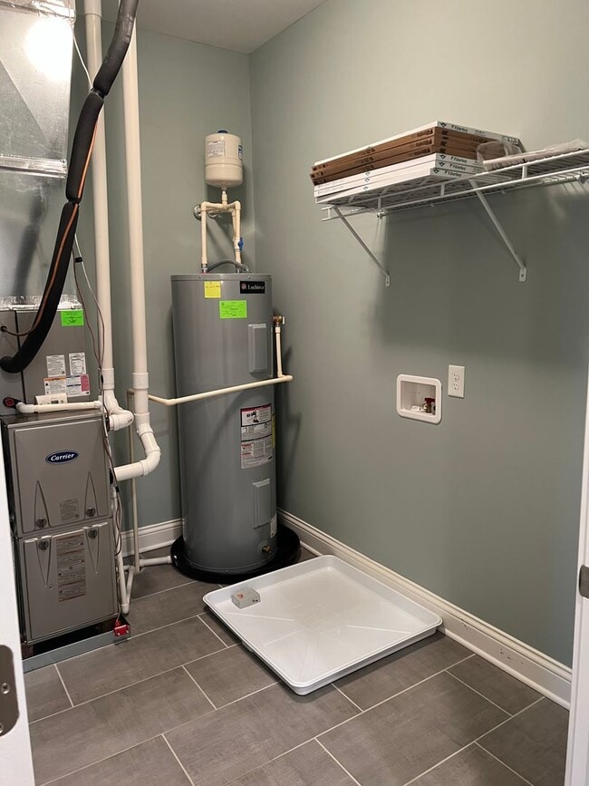 Building Photo - Beautiful 3 Bedroom 2 Bath Condominium