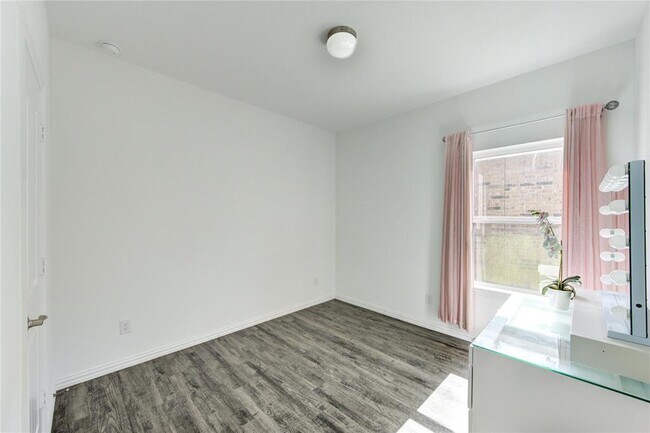 Building Photo - 1088 Rd 5102