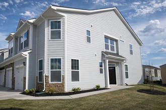 Building Photo - **6 Month Lease** New Construction Home-Hendersonville