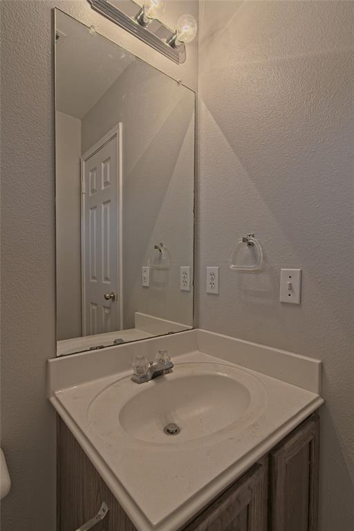 Building Photo - 300 Caladium Ct