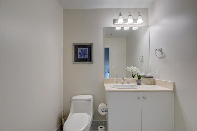 Building Photo - 350 N Federal Hwy